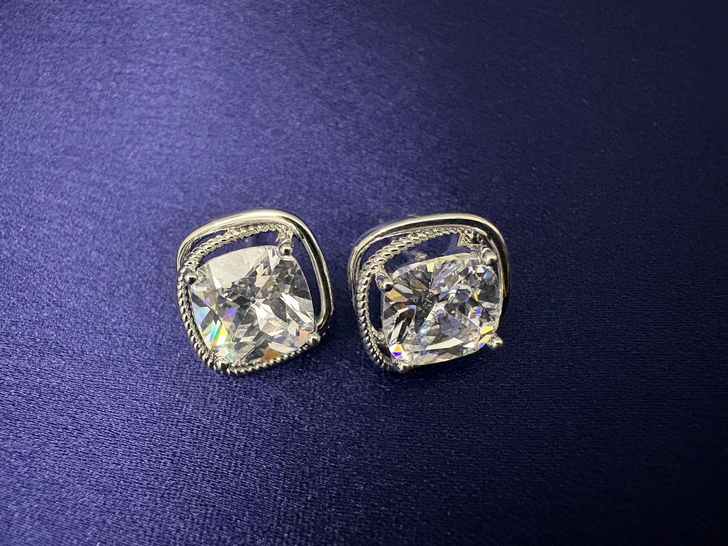 [E-ST-R-WT-097] Ruvaaya Crown Cushion Solitaire Milgrain Studs